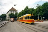Basel sporvognslinje 10 med ledvogn 260 på Binninserstrasse (2003)