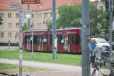 Dessau sporvognslinje 3 med lavgulvsledvogn 307 i krydset Fritz-Hesse-Straße/Friedrichstraße (2015)