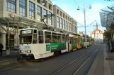 Gera sporvognslinje 3 med ledvogn 351 ved Heinrichstraße (2014)
