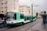 Paris sporvognslinje T1 med lavgulvsledvogn 115 ved Gare de Noisy-le-Sec (2007)