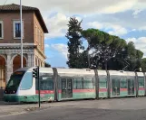 Rom sporvognslinje 3 med lavgulvsledvogn 9218 på Viale Aventino (2020)