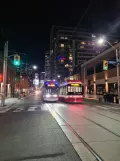 Toronto sporvognslinje 506 Carlton med lavgulvsledvogn 4553 på Dundas St W (2022)