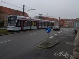 Aarhus letbanelinje L2 med lavgulvsledvogn 1103-1203 på Nørreport (2019)