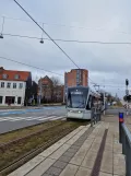 Aarhus letbanelinje L2 med lavgulvsledvogn 1106-1206 på Nørreport (2023)