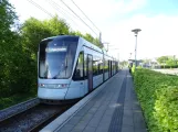 Aarhus letbanelinje L2 med lavgulvsledvogn 1107-1207 ved Rude Havvej  set bagfra (2021)
