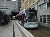 Aarhus letbanelinje L2 med lavgulvsledvogn 1108-1208 på Aarhus H (2021)