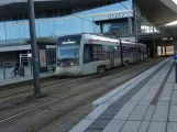 Aarhus letbanelinje L2 med lavgulvsledvogn 2106-2206 ved Dokk1 (2024)