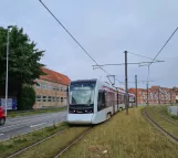 Aarhus letbanelinje L2 med lavgulvsledvogn 2110-2210 på Nørreport (2021)