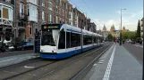 Amsterdam sporvognslinje 12 med lavgulvsledvogn 2078 ved Museumplein (2022)