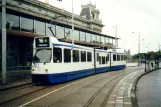 Amsterdam sporvognslinje 16 med ledvogn 834 ved Museumplein (2002)