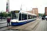 Amsterdam sporvognslinje 7 med lavgulvsledvogn 2018 ved Mercatorplin (2002)