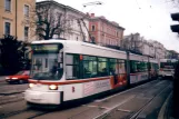 Augsburg sporvognslinje 3 med ledvogn 603 på Konrad Adenuer Allee (1998)