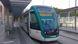 Barcelona sporvognslinje T4 med lavgulvsledvogn 17 ved Ciutadella | Vila Olímpica (2019)