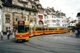 Basel sporvognslinje 11 med ledvogn 241 ved Barfüsserplatz (2003)