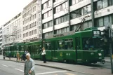 Basel sporvognslinje 3 med ledvogn 673 ved Bankverein (2003)