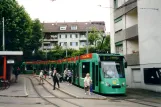 Basel sporvognslinje 6 med lavgulvsledvogn 314 ved Riehen Grenze (2003)