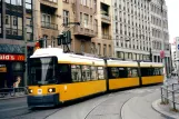 Berlin ekstralinje 13 med lavgulvsledvogn 1055 i krydset Friedrichstraße/Oranienburger Straße (2002)