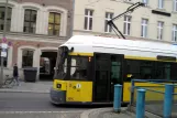 Berlin hurtiglinje M1 med lavgulvsledvogn 2016 tæt på U Oranienburger Tor (2010)