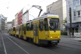 Berlin hurtiglinje M4 med ledvogn 6034 ved S Hackescher Markt (2012)