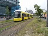 Berlin hurtiglinje M5 med lavgulvsledvogn 9056 udenfor Hauptbahnhof (2023)