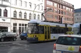 Berlin sporvognslinje 12 med lavgulvsledvogn 2013 på Rosenthaler Straße (2012)
