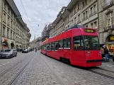 Bern sporvognslinje 7 med ledvogn 742 på Marktgasse (2024)