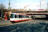 Bochum sporvognslinje 306 med ledvogn 325 ved Hauptbahnhof Buddenberg platz (2004)