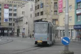 Bratislava sporvognslinje 11 med motorvogn 7936 på Námestie SNP (2008)
