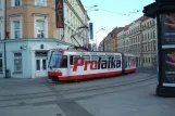 Bratislava sporvognslinje 8 med ledvogn 7117 på Hurbanovo námestie (2014)