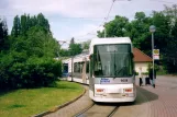 Braunschweig sporvognslinje 2 med lavgulvsledvogn 9558 ved Helmstedter Straße (Krematorium) (2006)