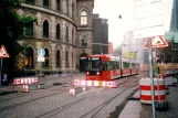 Bremen sporvognslinje 3 med lavgulvsledvogn 3020 på Am Dom (2002)
