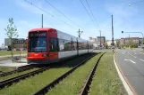 Bremen sporvognslinje 3 med lavgulvsledvogn 3134 ved Eduard-Schopf-Allee (2011)