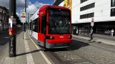 Bremen sporvognslinje 8 med lavgulvsledvogn 3120 ved Domsheide (2022)