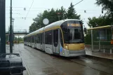 Bruxelles sporvognslinje 3 med lavgulvsledvogn 4054 ved Esplanada/Esplanade (2014)