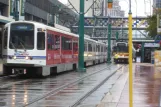 Buffalo sporvognslinje Metro Rail med ledvogn 115 på Main Street (2013)
