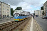 Chemnitz sporvognslinje 2 med motorvogn 517 ved Annenstraße (2015)