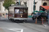 Christchurch Tramway linje med motorvogn 15 på Cathedral Square (2023)