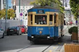Christchurch Tramway linje med motorvogn 1888 på Cathedral Square (2023)