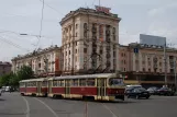 Dnipro sporvognslinje 15 med motorvogn 1373 på Kurchatova Street (2011)
