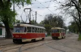 Dnipro sporvognslinje 5 med motorvogn 1253 i krydset Kurchatova Street/Babushkina Street (2011)
