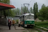 Donetsk sporvognslinje 16 med motorvogn 164 ved Profesoriv Bohoslovskykh St (2011)