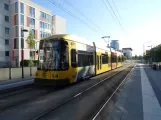Dresden sporvognslinje 1 med lavgulvsledvogn 2585 ved Schwimmhalle Freiberger Platz (2019)