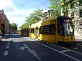 Dresden sporvognslinje 3 med lavgulvsledvogn 2827 "Stadt Radeberg" ved Trachenberger Platz (2019)