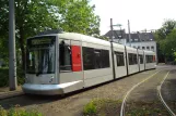Düsseldorf sporvognslinje 709 med lavgulvsledvogn 2215 ved Stadthalle/Museum (2010)