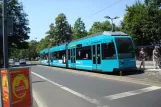 Frankfurt am Main sporvognslinje 16 med lavgulvsledvogn 005 ved Offenbach Stadtgrenze (2010)