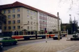 Frankfurt (Oder) sporvognslinje 4 med ledvogn 216 på Karl Marx Straße (1991)