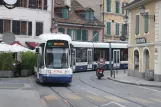 Geneve sporvognslinje 13 med lavgulvsledvogn 897 på Boulevard James-Fazy (2010)