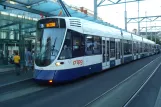 Geneve sporvognslinje 15 med lavgulvsledvogn 1810 ved Gade Cornavin (2016)