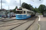 Gøteborg sporvognslinje 5 med ledvogn 379 ved Sankt Sigfrids Plan (2012)