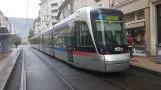 Grenoble sporvognslinje A med lavgulvsledvogn 6040 ved Berriat-Le Magasin (2018)